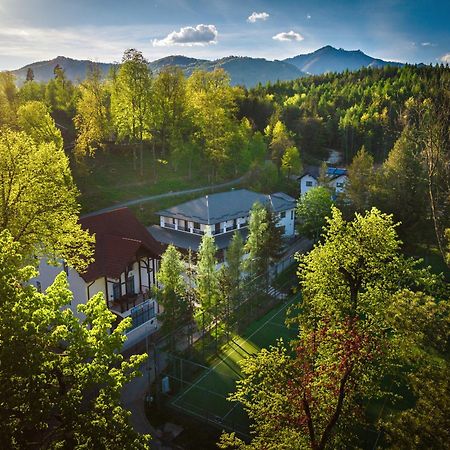 Pensiune Restaurant Perla Singeorz-Bai Exteriör bild